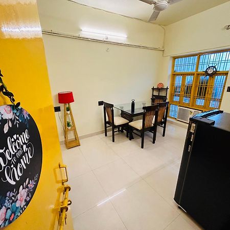 The Yellow House - Couple'S Getaway In Gomti Nagar- 1 Bhk 러크나우 외부 사진
