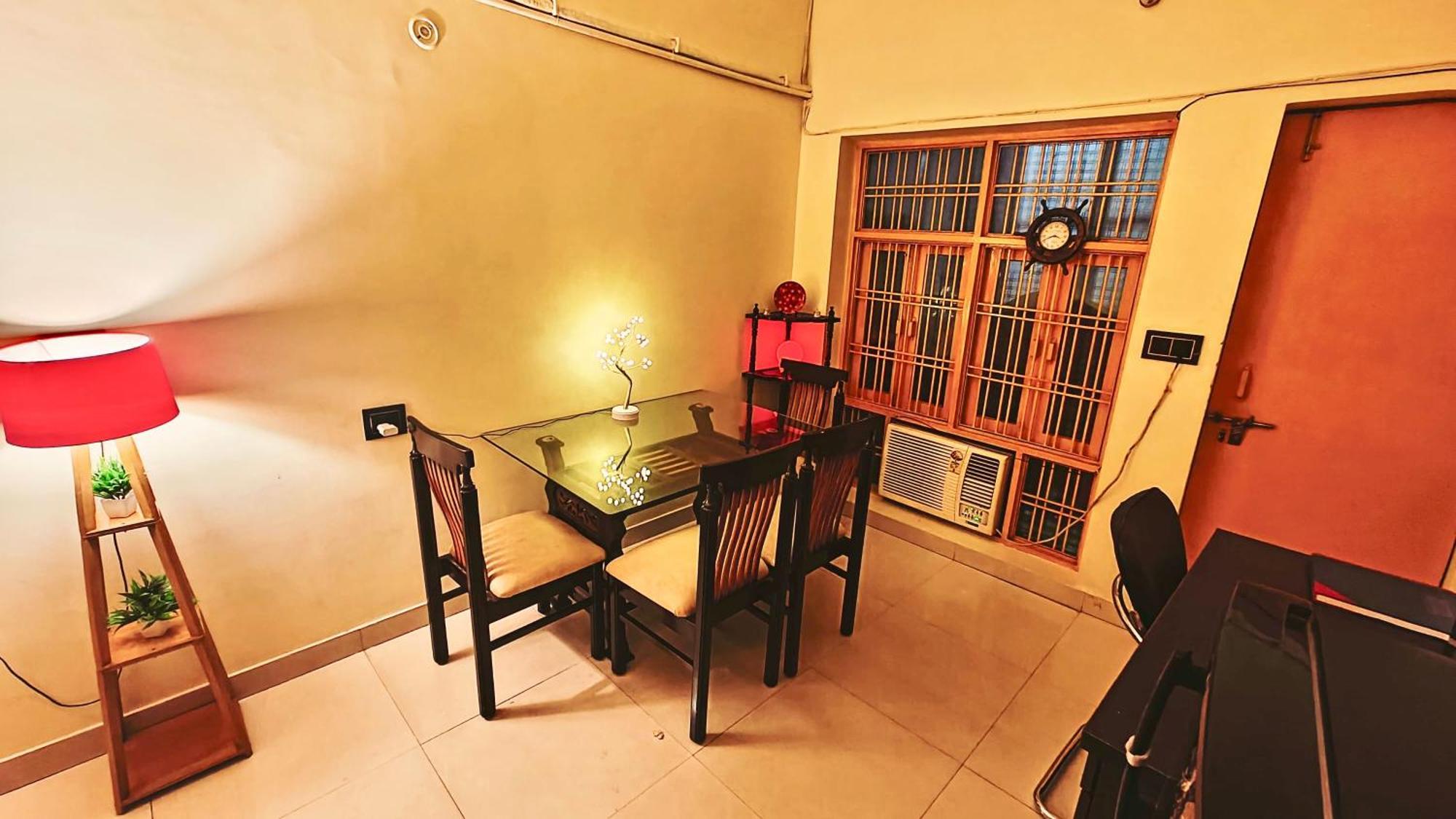 The Yellow House - Couple'S Getaway In Gomti Nagar- 1 Bhk 러크나우 외부 사진