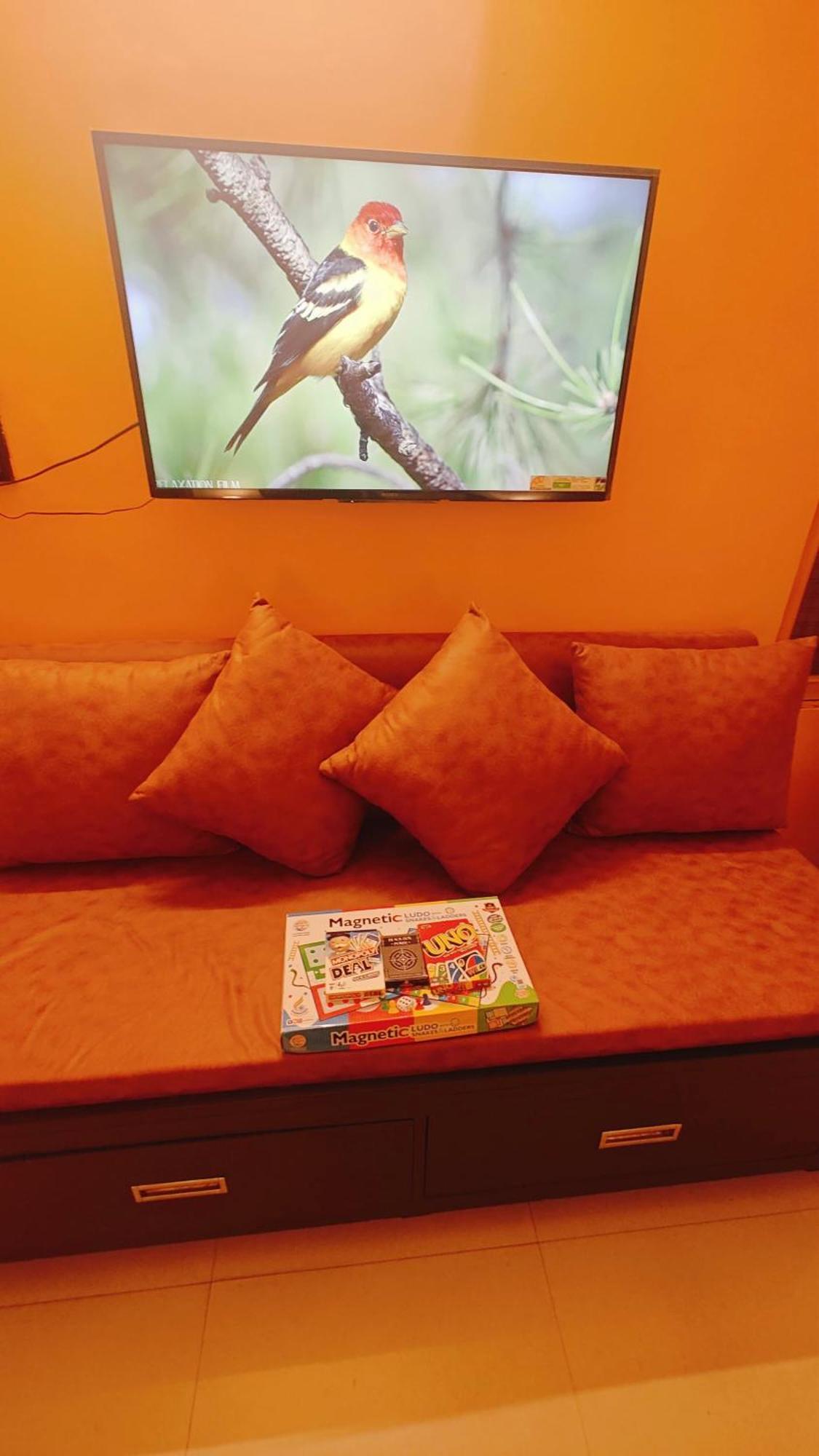 The Yellow House - Couple'S Getaway In Gomti Nagar- 1 Bhk 러크나우 외부 사진