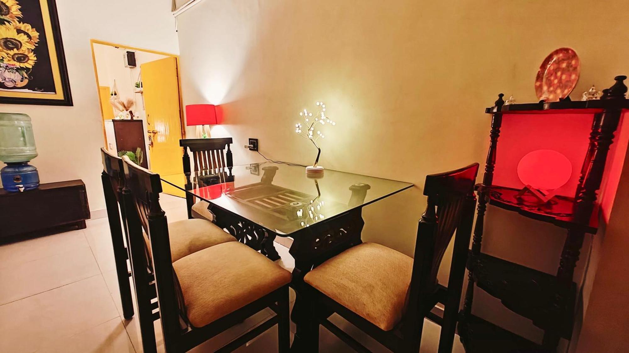 The Yellow House - Couple'S Getaway In Gomti Nagar- 1 Bhk 러크나우 외부 사진