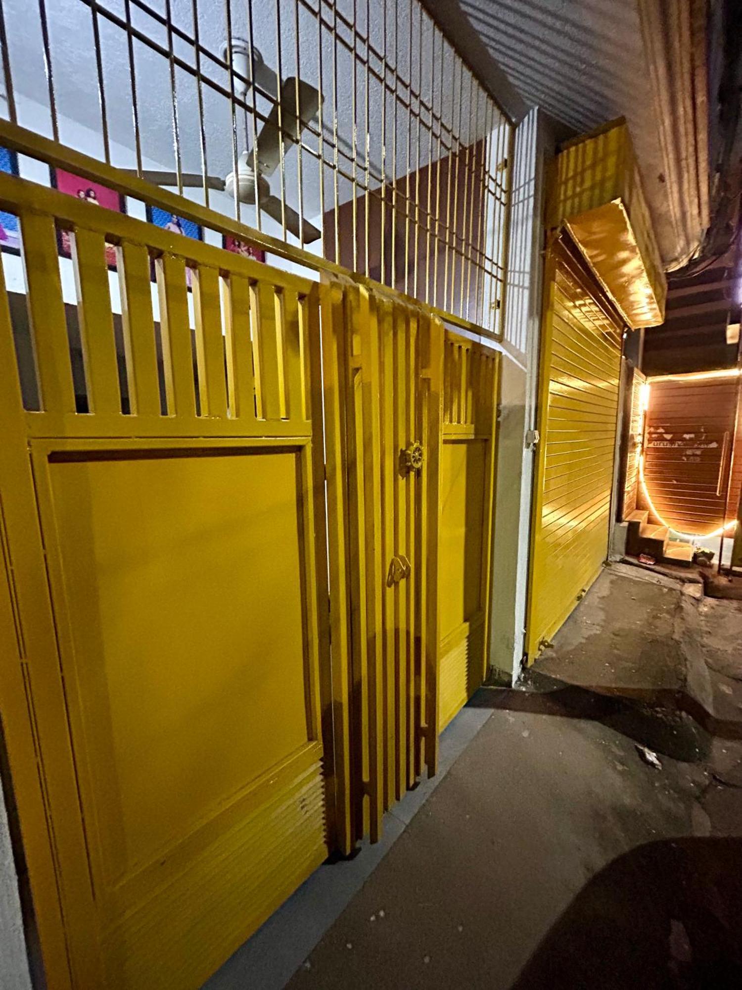 The Yellow House - Couple'S Getaway In Gomti Nagar- 1 Bhk 러크나우 외부 사진